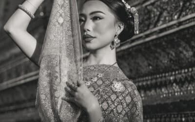 Bangkok by Night: Evening Photo Tours with Thai Costume Rental