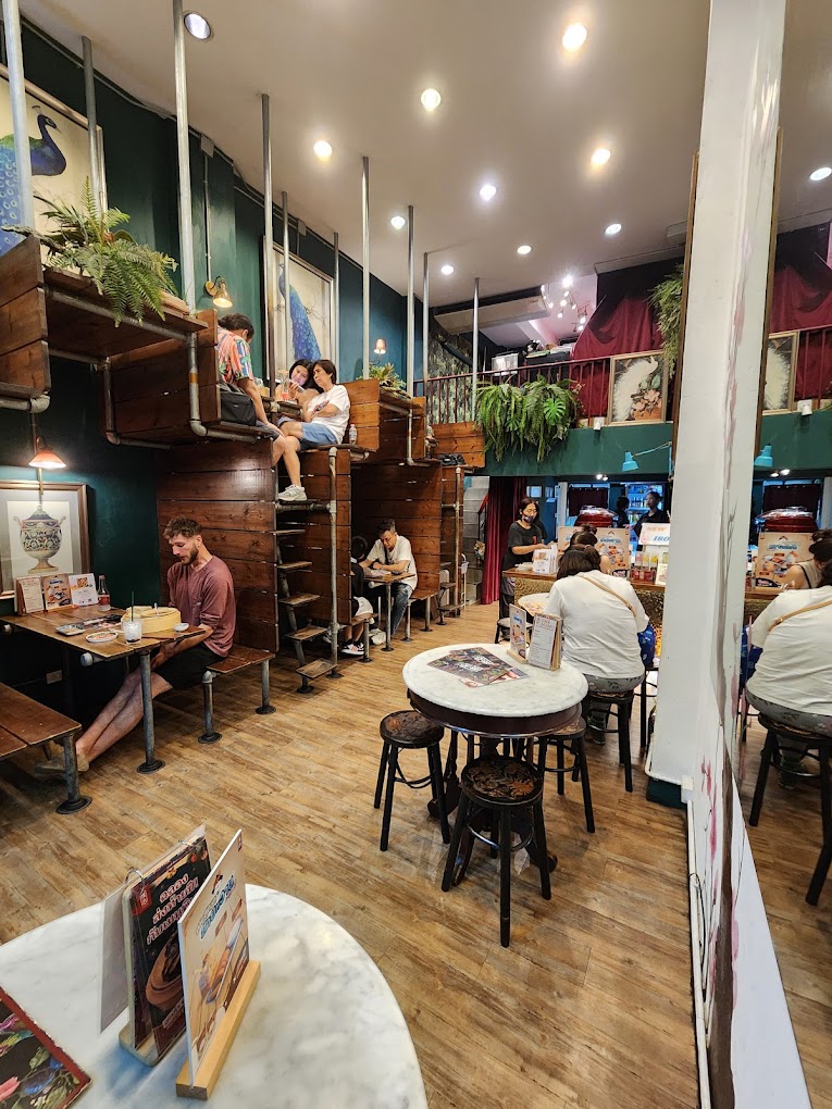 Lhong Tou Cafe interior